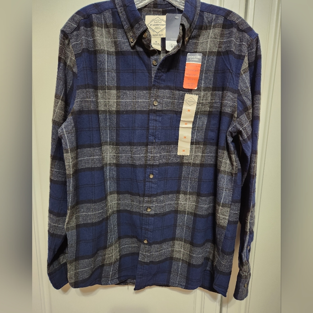 Mens flannel shirt size medium